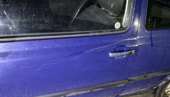 Rosu oštetio srpska vozila Rosu oštetio srpska vozila