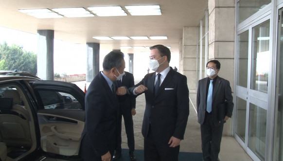 Selaković i Vang Ji
