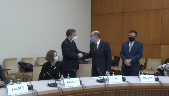 Selaković sa Žiofreom i ambasadorima EU