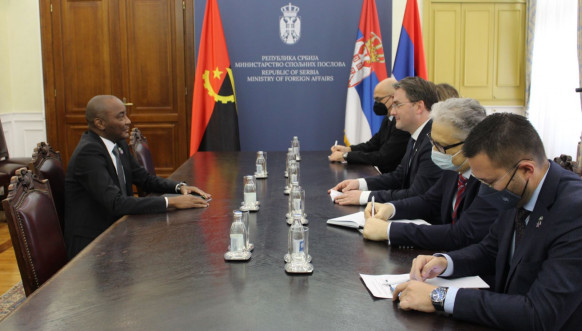 Nikola Selaković na sastanku sa ambasadorom Angole Nikola Selaković na sastanku sa ambasadorom Angole