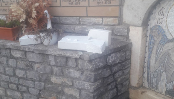 Oskravljen spomenik u Velikoj Hoči Oskravljen spomenik u Velikoj Hoči
