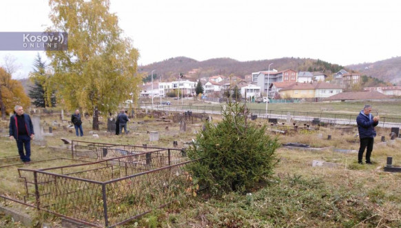 Zadušnice - groblje u Južnoj Mitrovici