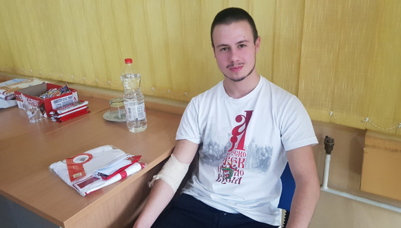 Akcija dobrovoljnog davanja krvi Crveno-bela krv