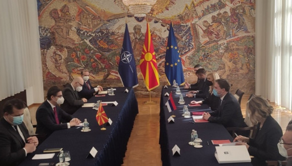 Nikola Selaković i Stevo Pendarovski Nikola Selaković i Stevo Pendarovski