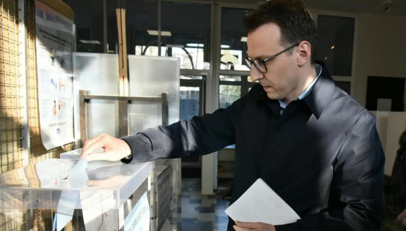 Petković na biralištu Petković na biralištu