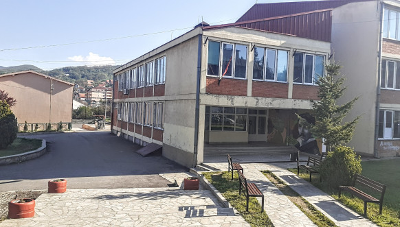 Srednja škola Leposavić Srednja škola Leposavić