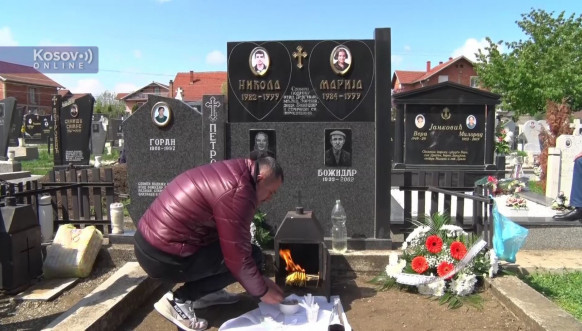 Parastos na grobu Marije i Nikole Petrovića