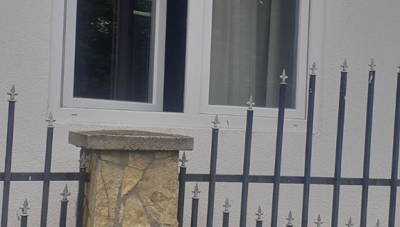 Obijena crkvena kancelarija u Donjoj Gušterici Obijena crkvena kancelarija u Donjoj Gušterici