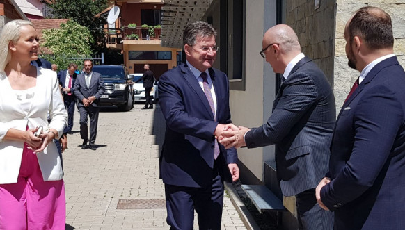 Lajčak stigao u Severnu Mitrovicu Lajčak stigao u Severnu Mitrovicu