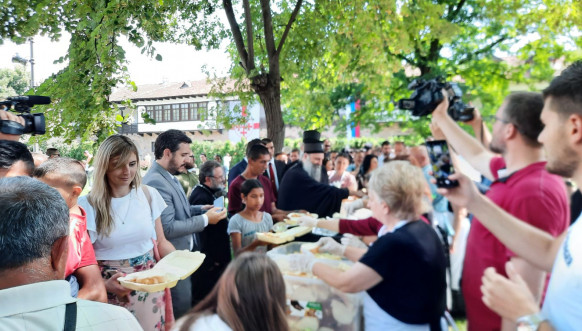 Podeljeni paketi hrane Podeljeni paketi hrane