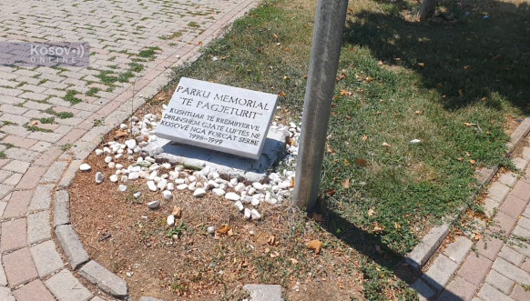 Spomen ploča posvećena nestalima i kidnapovanima Spomen ploča posvećena nestalima i kidnapovanima