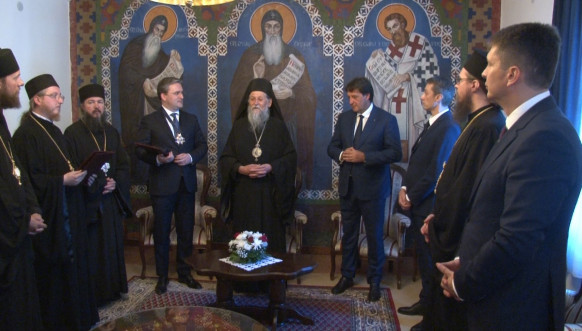 Selaković i Gašić primaju orden Selaković i Gašić primaju orden