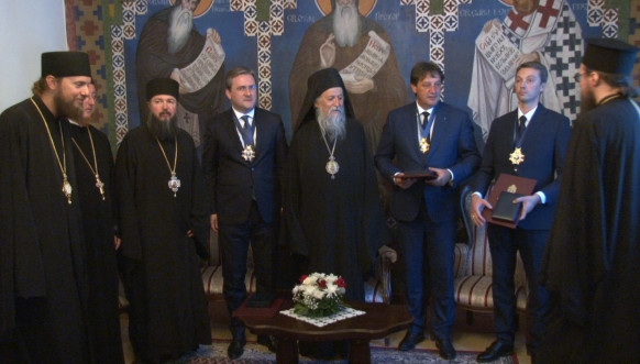 Selaković i Gašić primaju orden Selaković i Gašić primaju orden
