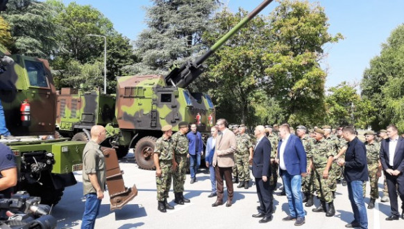 Vučić na izložbi novog naoružanja