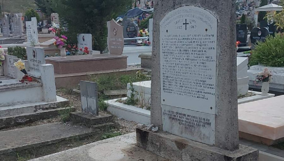 Oskrnavljeno spomen obeležje srpskim vojnicima u Tirani