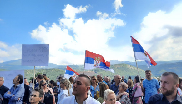 Građani Severne Mitrovice dočekuju Anu Brnabić Građani Severne Mitrovice dočekuju Anu Brnabić