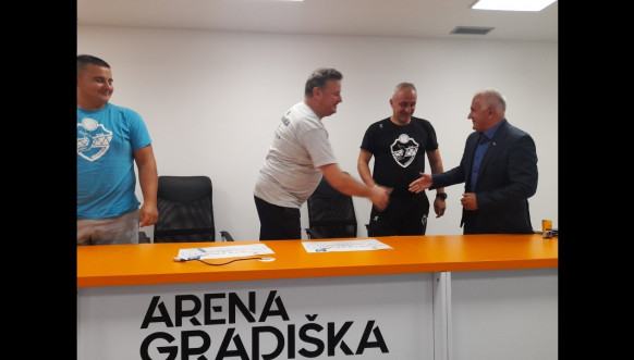 Odbojkasice OK Sokolica iz Zvečana 