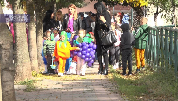Maskenbal predškolaca u Leposaviću Maskenbal predškolaca u Leposaviću