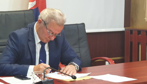 Potpisivanje ostavke u Leposaviću