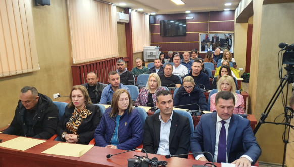 Odbornici lokalne skupštine u Leposaviću Odbornici lokalne skupštine u Leposaviću