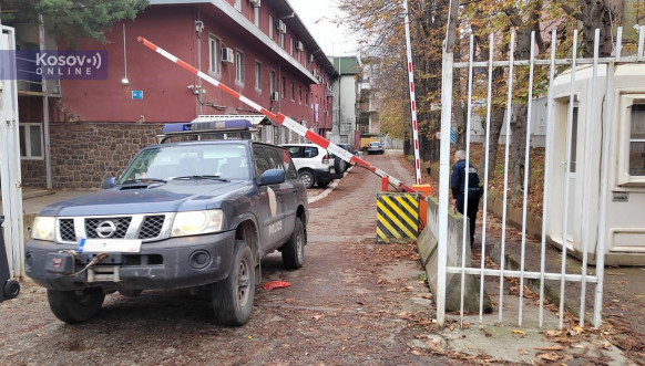 Severna Mitrovica - srpski policajci razdužuju opremu Severna Mitrovica - srpski policajci razdužuju opremu