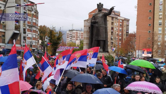 Λαϊκή συνάντηση στη Βόρεια Μιτρόβιτσα Λαϊκή συνάντηση στη Βόρεια Μιτρόβιτσα