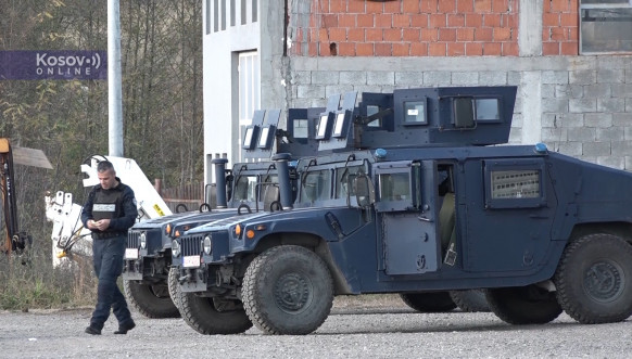 kosovska_policija_i_kfor_u_oklopnim_vozilima_u_blizini_leposavica_4