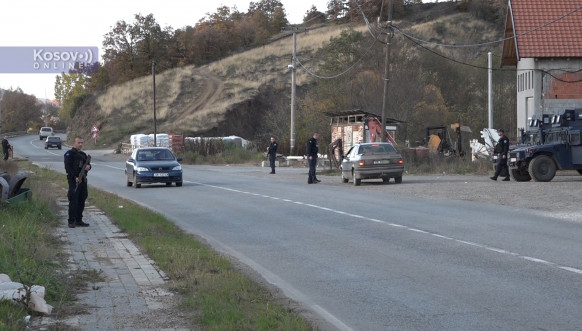 kosovska_policija_i_kfor_u_oklopnim_vozilima_u_blizini_leposavica_4