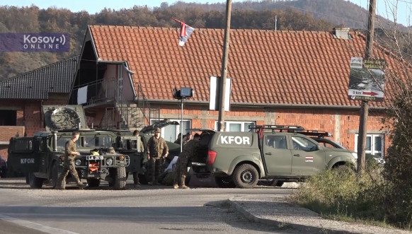 kosovska_policija_i_kfor_u_oklopnim_vozilima_u_blizini_leposavica_4