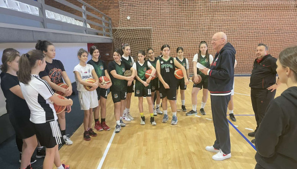 Edukativni trening mladih košarkašica Edukativni trening mladih košarkašica