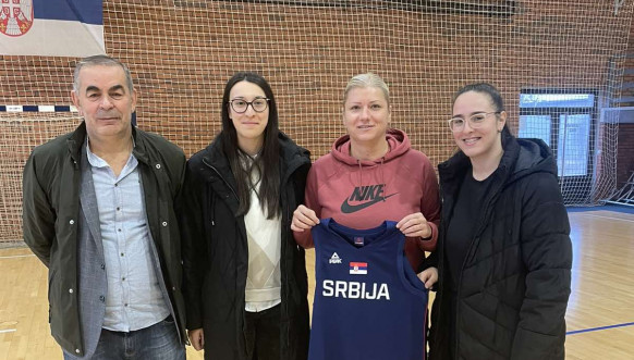 Edukativni trening mladih košarkašica Edukativni trening mladih košarkašica