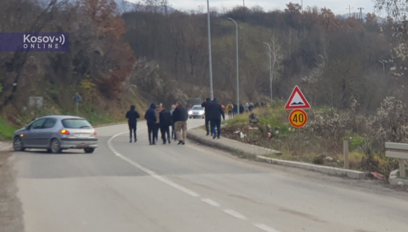 Okupljanje Srba na barikadama