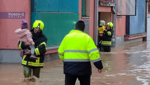Poplave u Mitrovici - evakuacija građana
