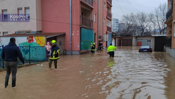 Evakuacija građana u Mitrovici