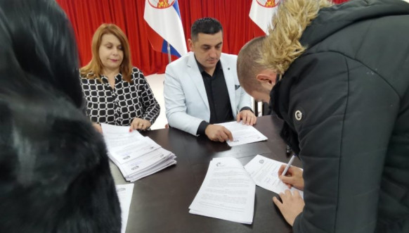 Potpisivanje ugovora Potpisivanje ugovora