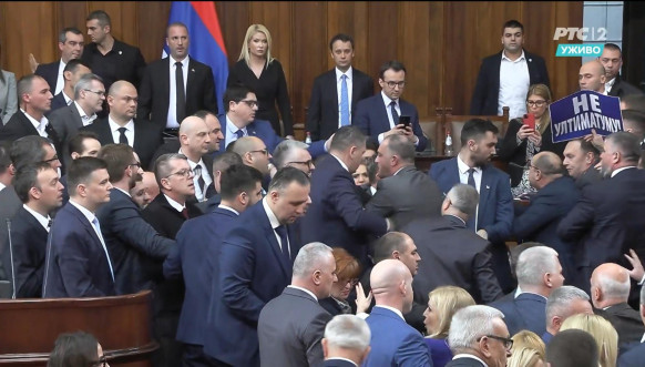 Incident u Skupštini Srbije 