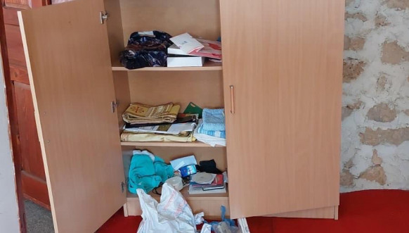 Obijeni konak crkve Svetog Jovana na ulazu u Veliku Hoču 2