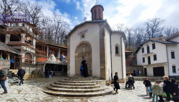 Petar Petković u manastiru Draganac