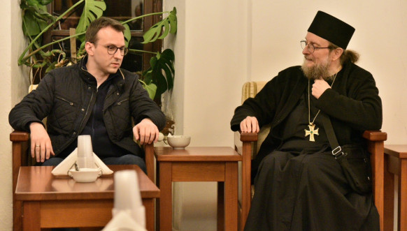 Petković na Vaskršnjoj liturgiji u Visokim Dečanima