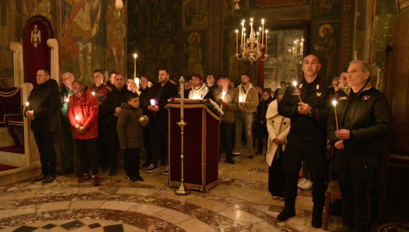 Petković na Vaskršnjoj liturgiji u Visokim Dečanima