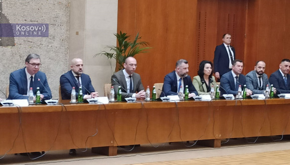 Sastanak Vučića sa Srbima sa Kosova Sastanak Vučića sa Srbima sa Kosova