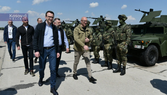 Petković, Radoičić i SL u Batajnici