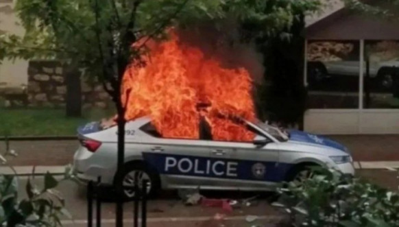 Zapaljen automobil Kosovske policije u Zvečanu