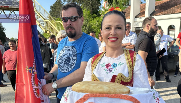 Srbi sa Kosova Cacak devojka sa pogačom