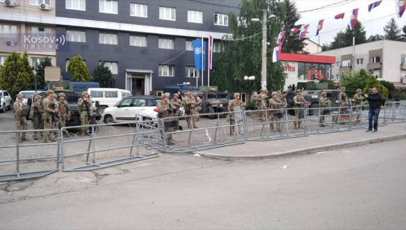 Kfor i Specijalna policija u Leposaviću