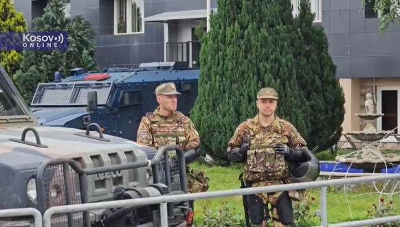Kfor u Leposaviću Kfor u Leposaviću