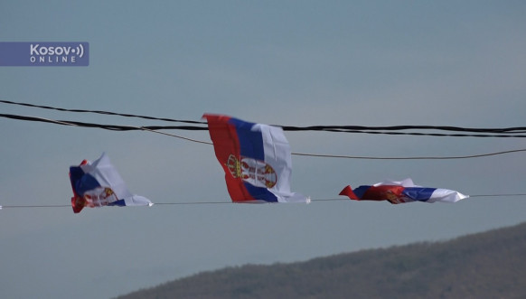 Leposavić - zastave Srbije Leposavić - zastave Srbije