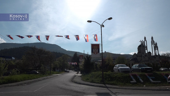 Leposavić - zastave Srbije Leposavić - zastave Srbije