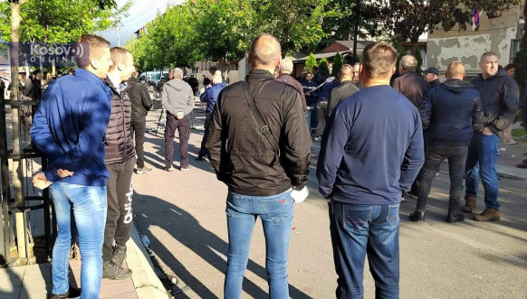 Okupljanje Srba u Zvečanu