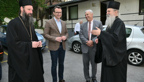 Petković sa Jovanovićem i vladikom Teodosijem